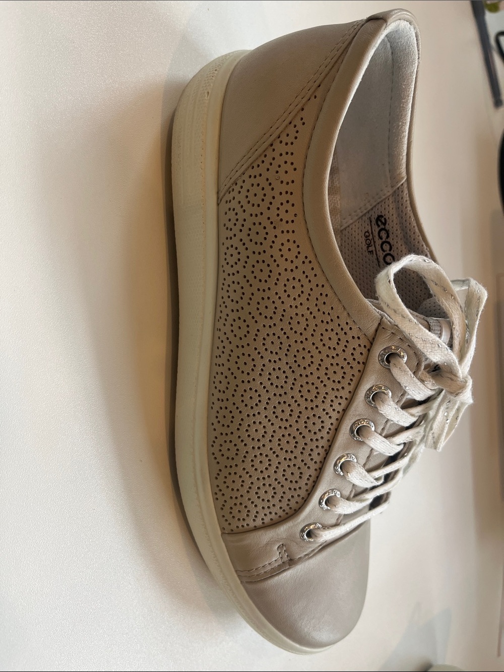 Ecco Women’s Lace -Up Golf Shoes in Light Beige - Picture 2 of 4